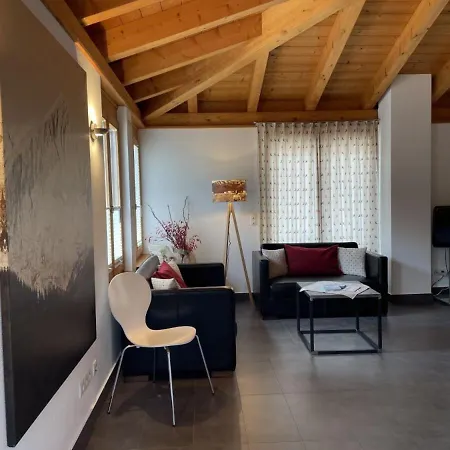 Max 1 Apartamento