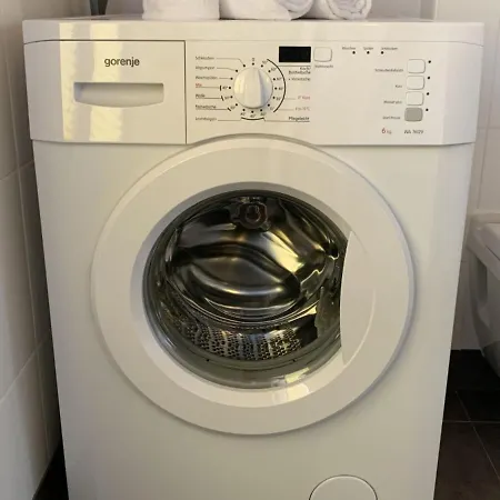 Max 1 Apartment *